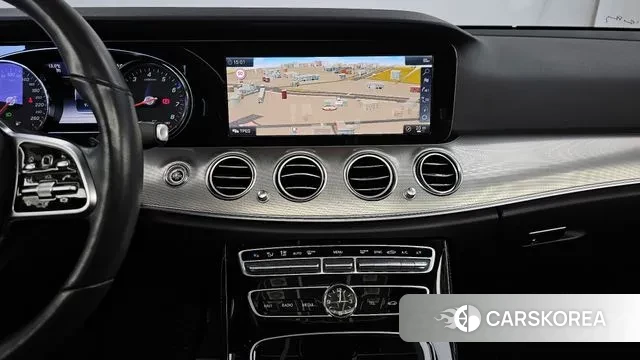 Mercedes-Benz E-Class W213 2019 Белый из Кореи, фото 5