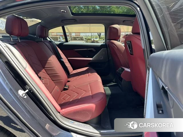 BMW 5 series 2024 Черный из Китая, фото 5