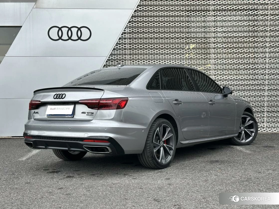 Audi A4L 2020 Серебристо-серый из Китая, фото 5