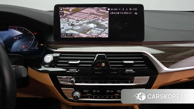 BMW 5 Series (G30) 2021 Белый из Кореи, фото 5