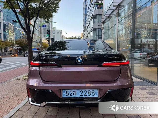 BMW i7 (G70) id 3304908 из Кореи 5