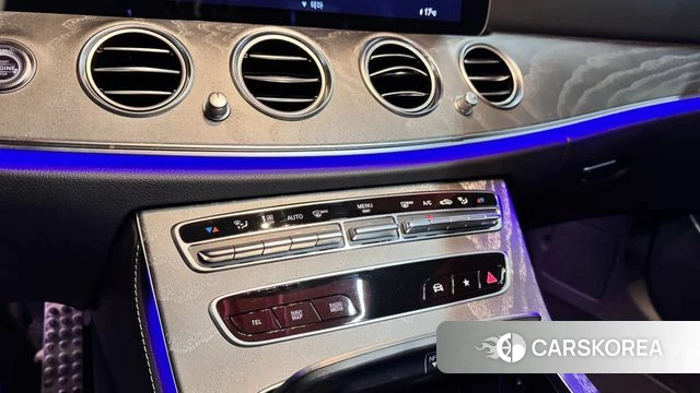Mercedes-Benz E-Class W213 2022 Белый из Кореи, фото 5