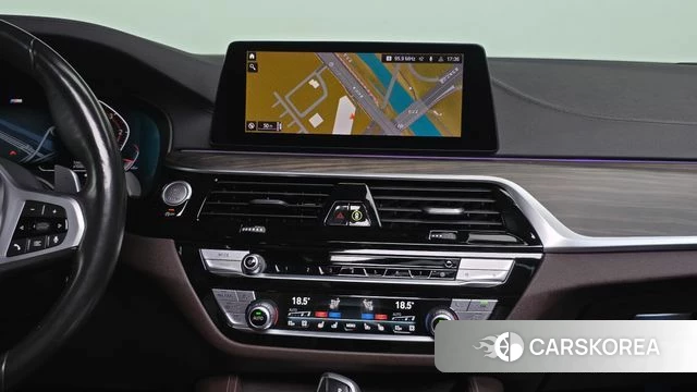 BMW 5 Series (G30) 2020 Белый из Кореи, фото 5