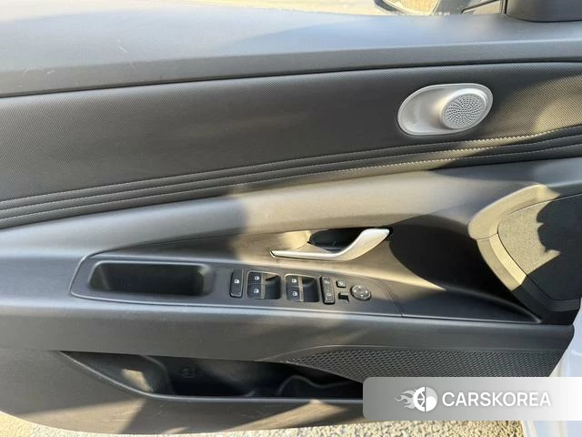 Hyundai Elantra 2022 Белый из Китая, фото 5