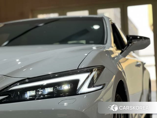 Lexus ES 2026 Белый из Китая, фото 5