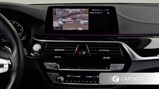 BMW 5 Series (G30) 2020 Белый из Кореи, фото 5
