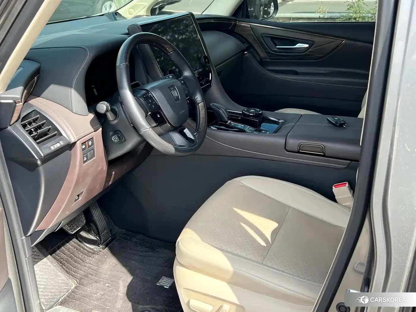 Toyota Vellfire 2024 Silver/gray из Китая, фото 5