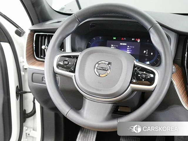 Volvo XC60 second Generation 2024 Белый из Кореи, фото 5
