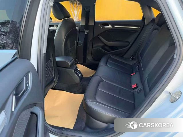 Audi A3 2019 Белый из Китая, фото 5