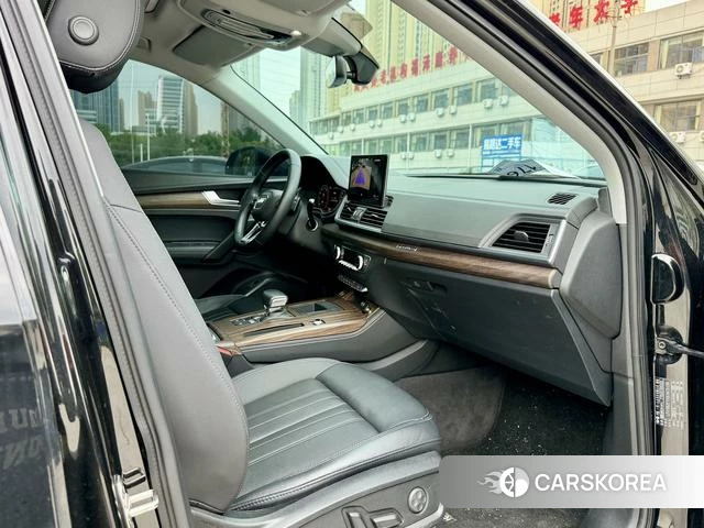 Audi Q5L 2025 Черный из Китая, фото 5
