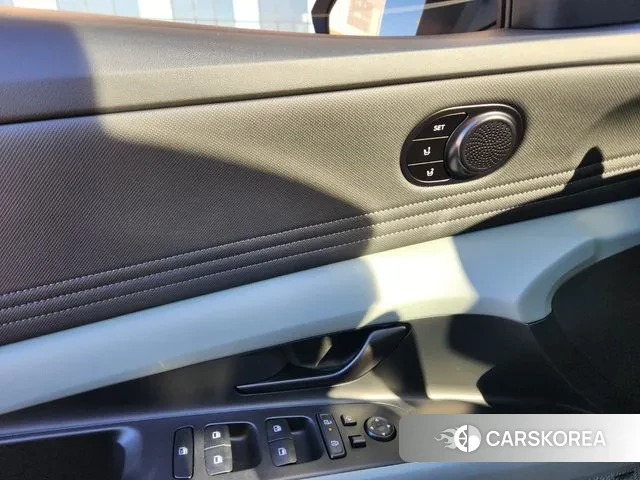 Hyundai The New Avante (CN7) 2023 Белый из Кореи, фото 5