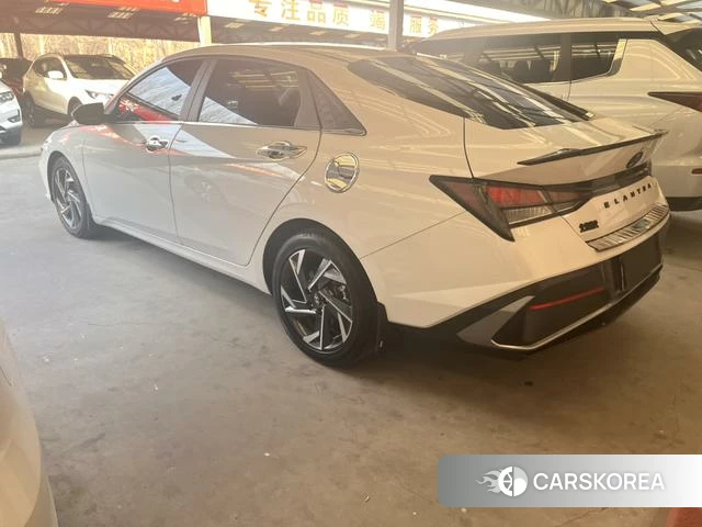 Hyundai Elantra 2023 Белый из Китая, фото 5