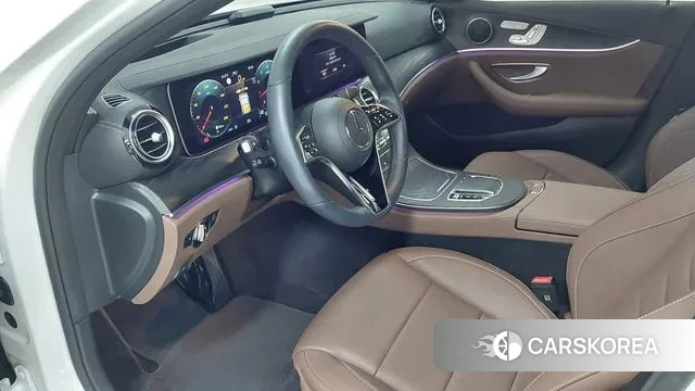 Mercedes-Benz E-Class W213 2023 Белый из Кореи, фото 5