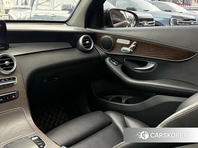 Mercedes-Benz GLC 2021 Черный из Китая, фото 5