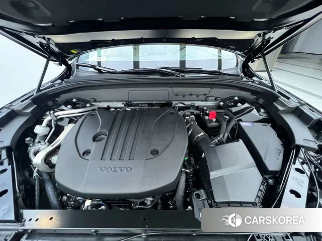 Volvo XC60 2026 Черный из Китая, фото 5