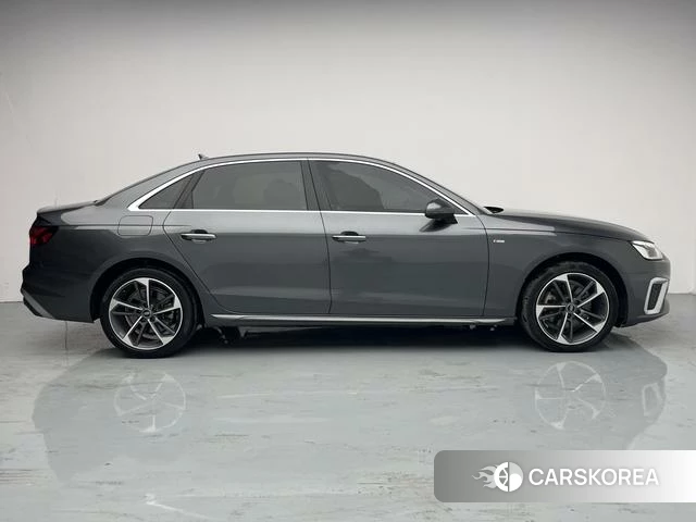 Audi A4L 2022 Темно-серый из Китая, фото 5
