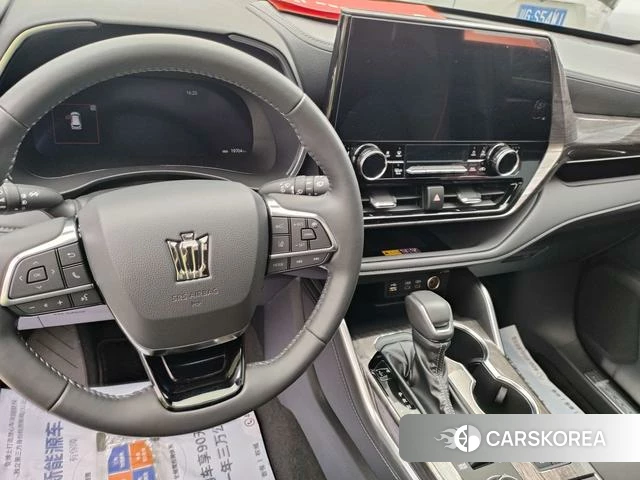 Toyota Crown Lufang 2024 Белый из Китая, фото 5