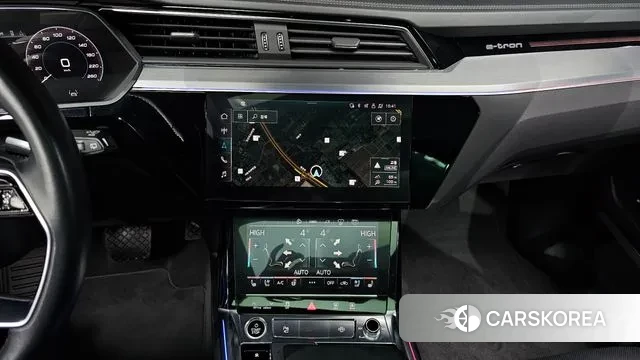 Audi e-Tron 2021 Белый из Кореи, фото 5