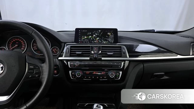 BMW 3 Series (F30) 2018 Белый из Кореи, фото 5