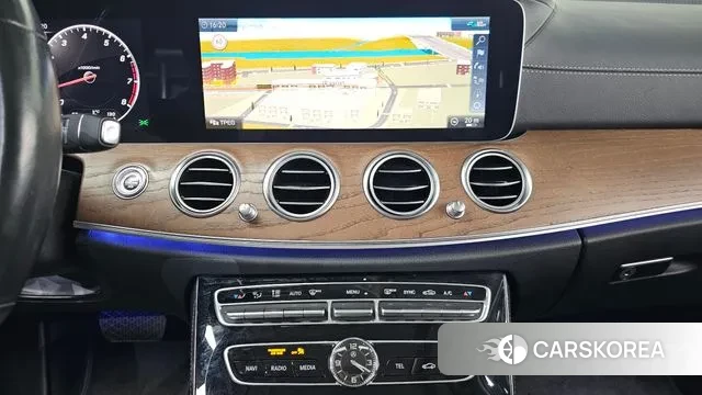 Mercedes-Benz E-Class W213 2020 Белый из Кореи, фото 5