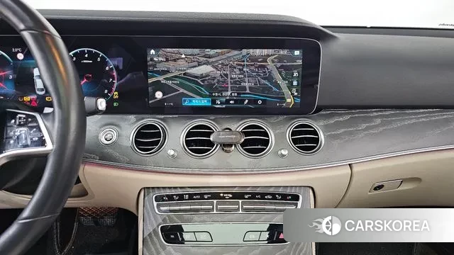 Mercedes-Benz E-Class W213 2021 Белый из Кореи, фото 5