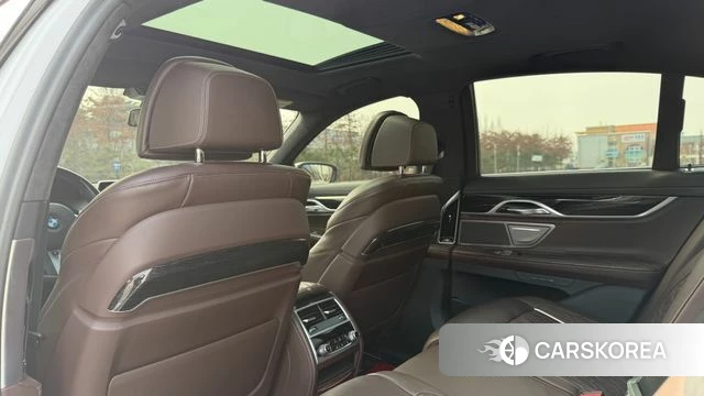 BMW 7 Series (G11) 2021 Белый из Кореи, фото 5