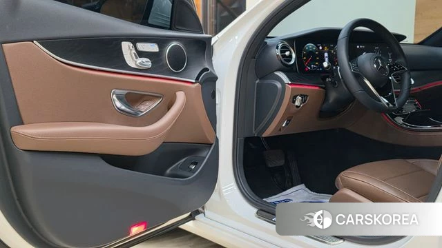 Mercedes-Benz E-Class W213 2023 Белый из Кореи, фото 5