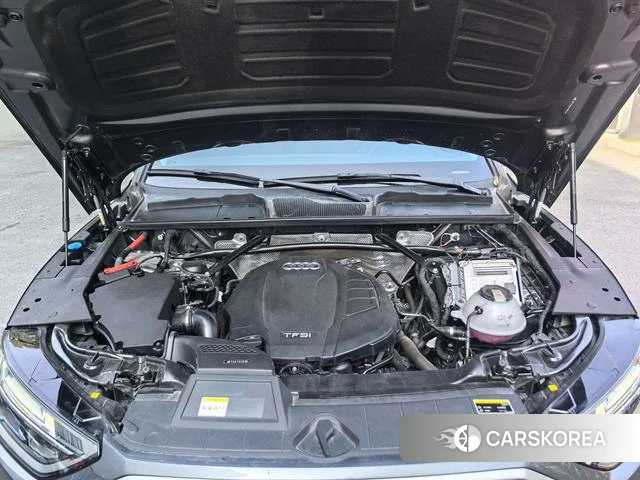 Audi Q5L 2023 Темно-серый из Китая, фото 5