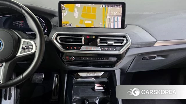BMW iX3 2024 Песочный из Кореи, фото 5