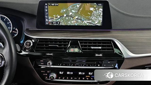 BMW 5 Series (G30) 2018 Белый из Кореи, фото 5