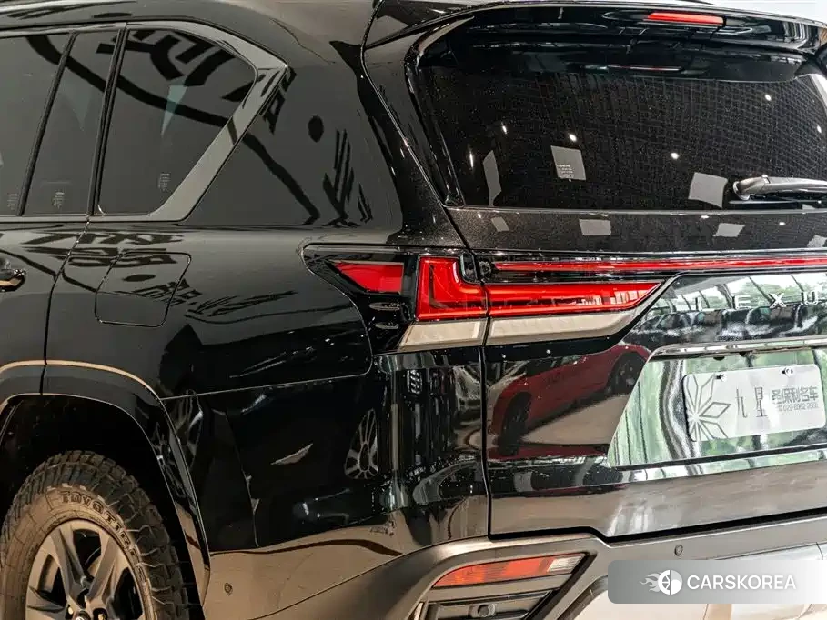 Lexus LX 2025 Черный из Китая, фото 5