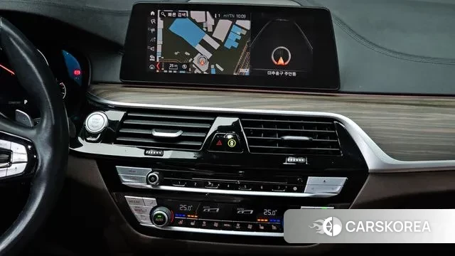 BMW 5 Series (G30) 2019 Белый из Кореи, фото 5