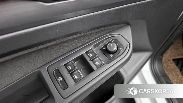 Volkswagen Golf 8th Generation 2022 Белый из Кореи, фото 5