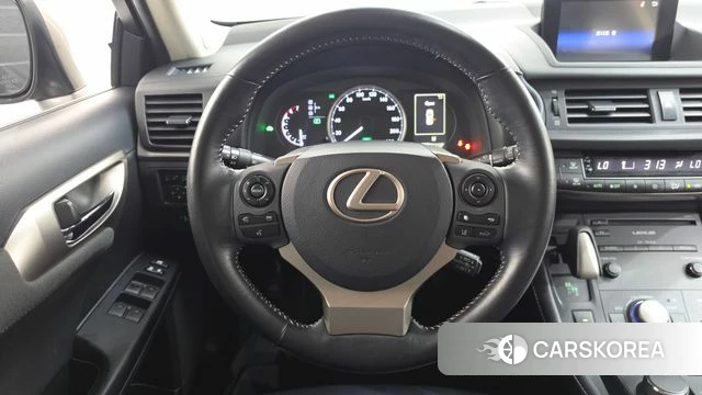 Lexus CT200h 2018 Песочный из Кореи, фото 5
