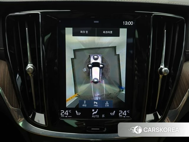 Volvo V60 Cross-Country 2nd Generation 2021 Белый из Кореи, фото 5