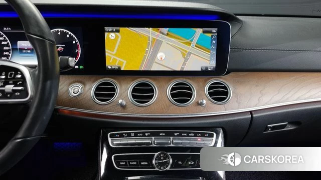 Mercedes-Benz E-Class W213 2018 Белый из Кореи, фото 5