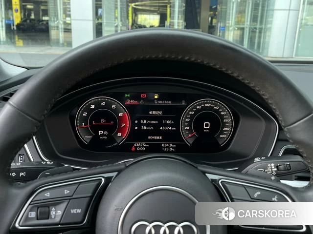 Audi A4L 2021 Темно-серый из Китая, фото 5