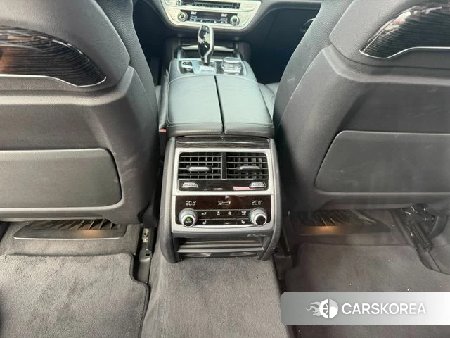 BMW 7 Series (G11) 2018 Черный из Кореи, фото 5