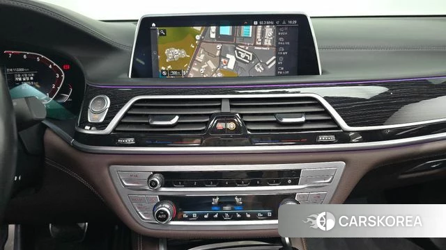 BMW 7 Series (G11) 2021 Серебристо-серый из Кореи, фото 5