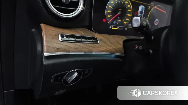 Mercedes-Benz E-Class W213 2019 Черный из Кореи, фото 5