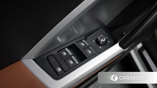 Audi Q3 (F3) 2022 Белый из Кореи, фото 5