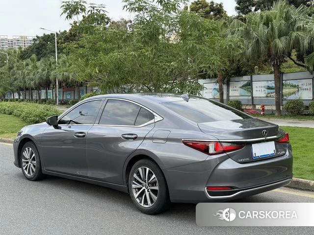 Lexus ES 2021 Темно-серый из Китая, фото 5