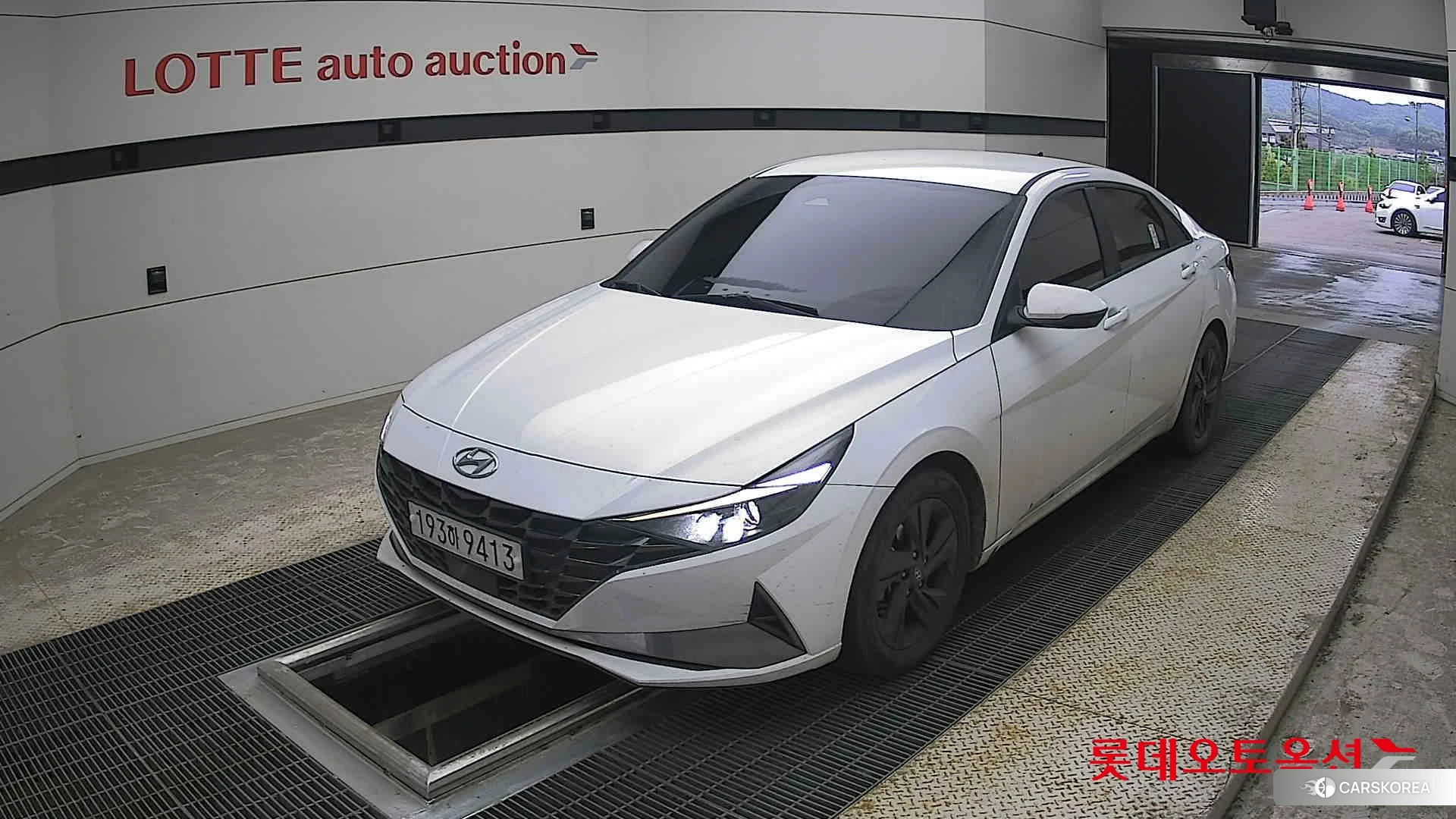 Hyundai Avante 2023 Polar White из Кореи, фото 5