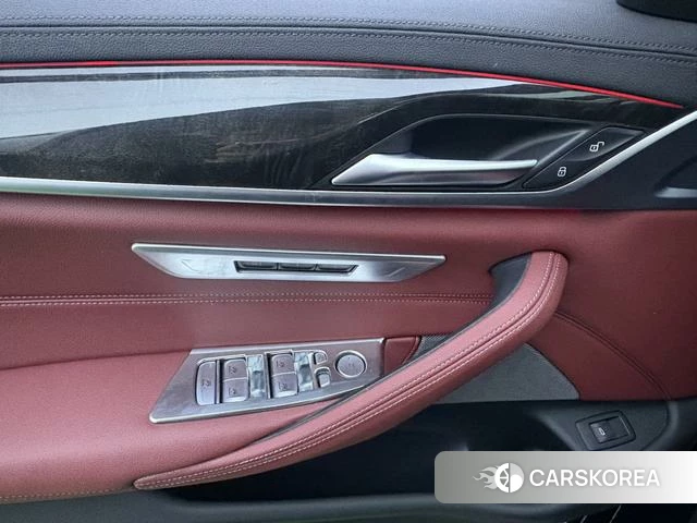 BMW 5 series 2022 Черный из Китая, фото 5
