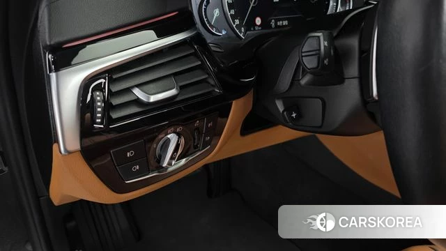 BMW 5 Series (G30) 2018 Серый из Кореи, фото 5