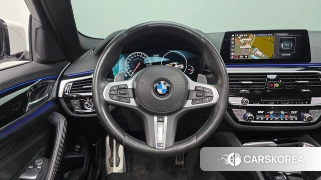 BMW 5 Series (G30) 2019 Белый из Кореи, фото 5