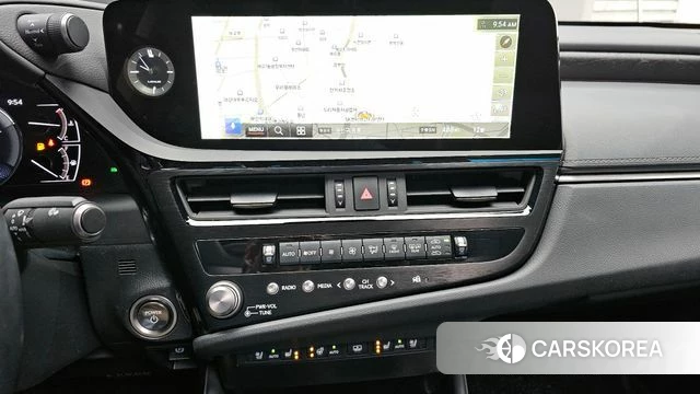 Lexus ES300h 7th generation 2022 Серебристо-серый из Кореи, фото 5