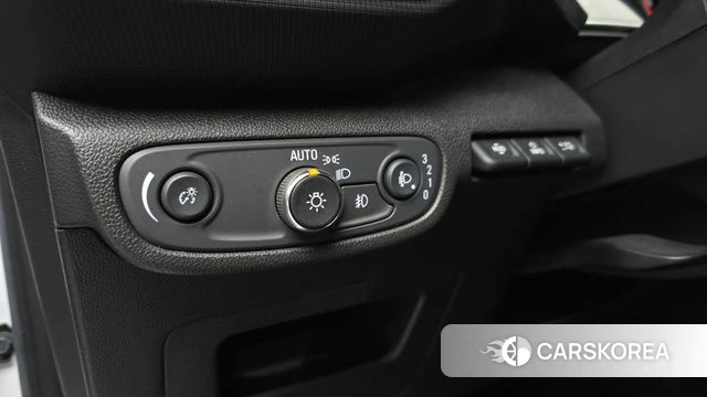 Chevrolet (GM Daewoo) Trailblazer 2022 Белый из Кореи, фото 5