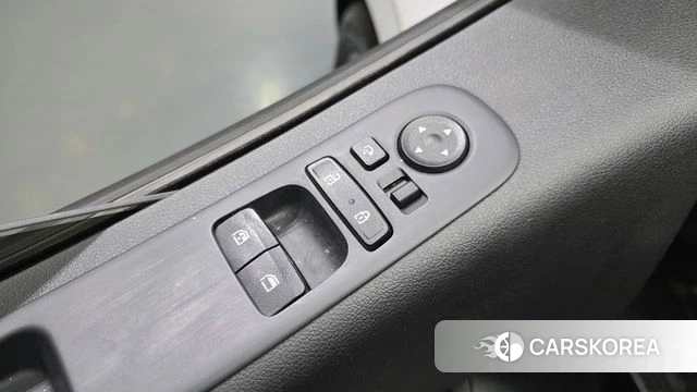 Hyundai Staria 2023 Белый из Кореи, фото 5