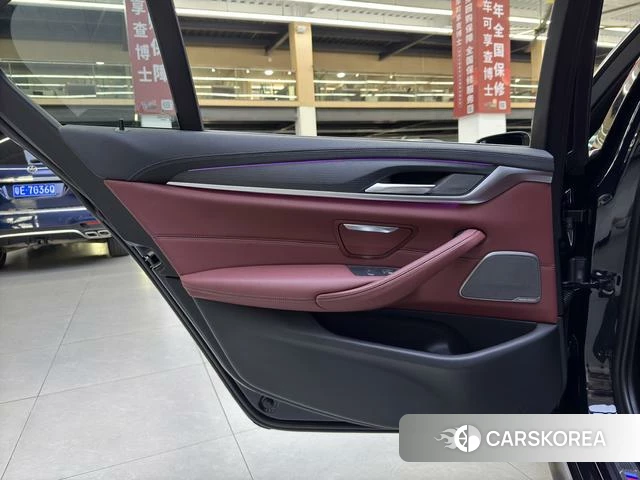 BMW 5 series 2021 Черный из Китая, фото 5